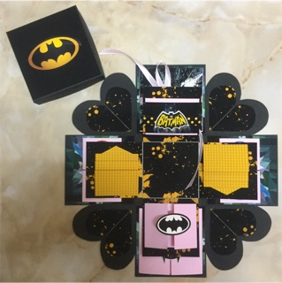 กล่องของขวัญแฮนด์เมด explosion box กล่องระเบิด แบทแมน batman ขนาด8.5*8.5เซนติเมตร