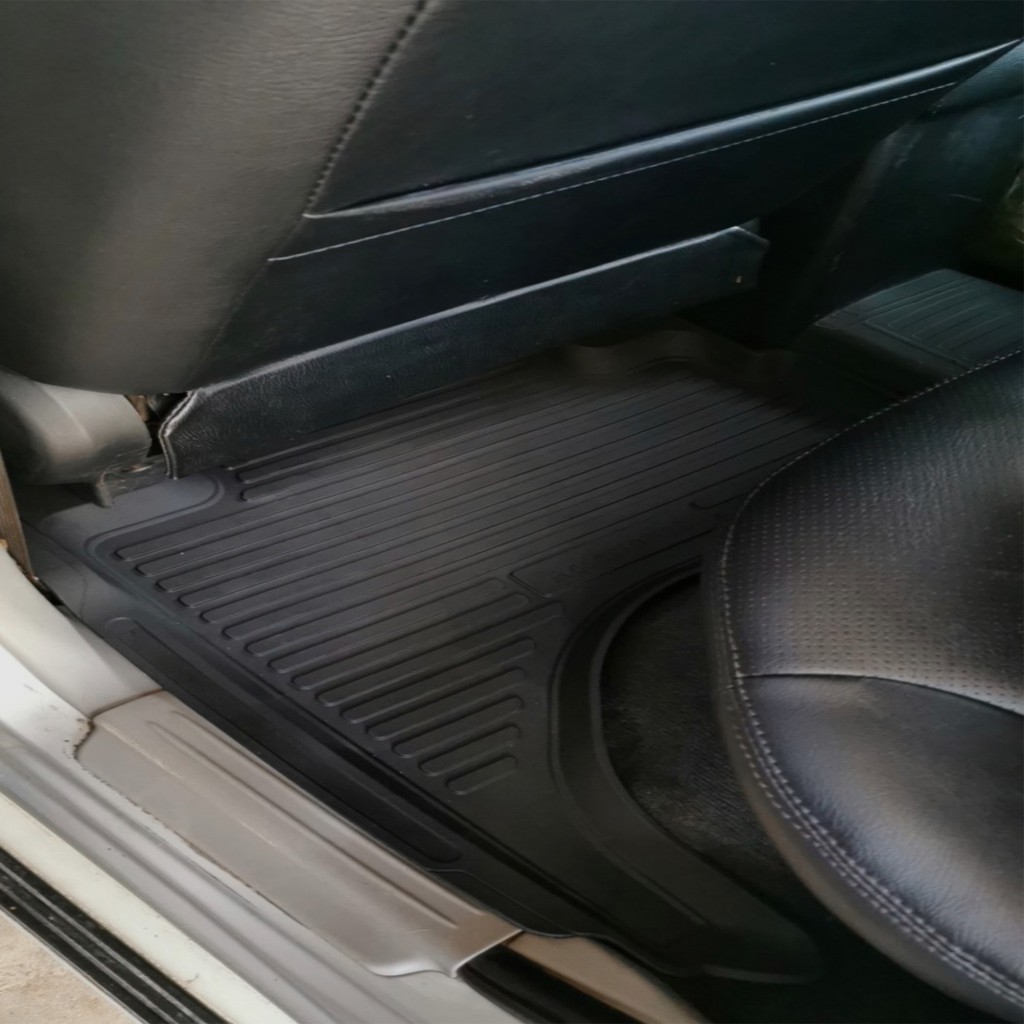 พรมปูพื้นรถยนต์ Mitsubishi Triton ปี 2015-2024 (4ประตู)(ก่อนโฉมปัจจุบัน) พรมรถยนต์ พรมยางยกขอบ - รูปที่ 2