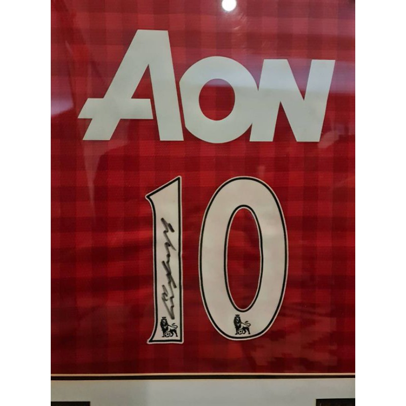 เสื้อเหย้า Manchester United 2004/2012ของแท้พร้อมกรอบ professional พร้อมลายเซ็น Wayne Rooney