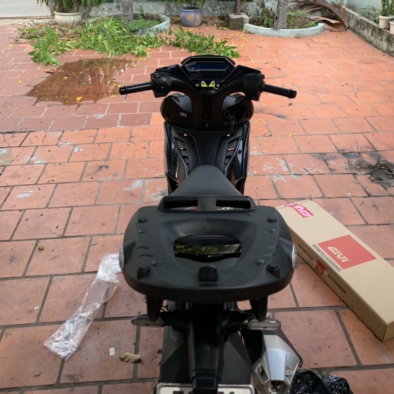 [GENUINE] ฐานพลาสติก Givi M5M Monolock - ฐานยึดท้ายรถ Givi สําหรับ Baga SRV, HRV - ร้านขายอุปกรณ์การ