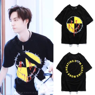 (Pre Order) เสื้อยืดแบบหวังอี้ป๋อใส่ถ่าย DDU