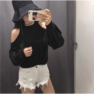 เสื้อแขนยาวเว้าไหล่ แขนบอลลูน