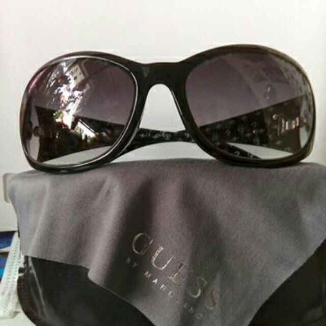 แว่นตากันแดดของแท้Guess จาก USA พร้อมกล่องเดิมคะ