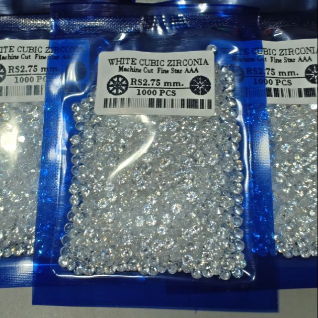 CZ Diamond กลม 2.75 มิล/เเพ็ค 1000 เม็ด, สตาร์คัท เพชรรัสเซีย CZ สีขาว 
WHITE CZ STAR CUT ROUND 2.75 MM