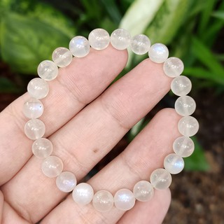 กำไลข้อมือหินมูนสโตน หรือ มุกดาหาร(Rainbow moonstone)ขนาด8มิล เนื้อใส เหลือบฟ้าและขาว หินแท้จากประเทศศรีลังกา