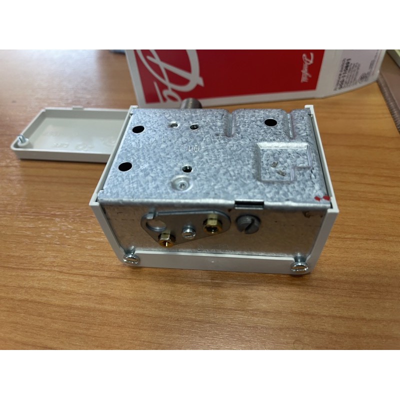 Pressostato KP36 060-110891 – Regolatore Di Pressione Per Sistemi Idraulici E Pneumatici, Affidabile E Preciso