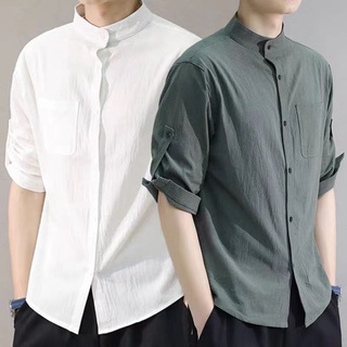 เสื้อเชิ้ตคอจีน เวลาว่าง แขนสามส่วน สีพื้น เสื้อเชิ้ตผ้าลินินผู้ชาย หลวมและสบาย เสื้อแฟชั่นผู้ชายเกาหลี แฟชั่นฤดูร้อน