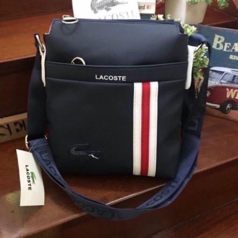 กระเป๋าLacoste 🐊❤️ลายคาดแดงสุดฮิต สายปั๊ม อะไหล่ปั๊ม สินค้าพร้อมส่งสั่งเลย💕💕