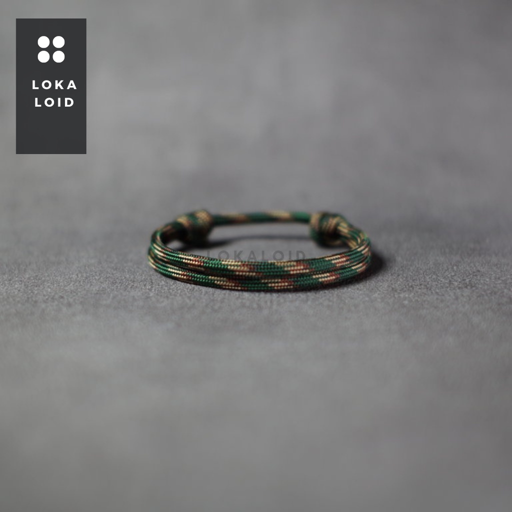 สร้อยข้อมือเชือกพาราคอร์ดผู้ชาย Simple Knot Army Forest Motif By lokaloid