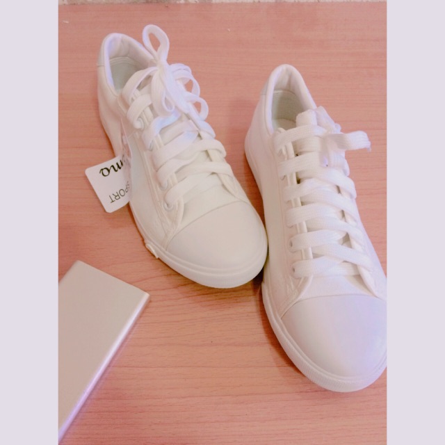 มาเพิ่มรองเท้าผ้าใบสีขาวล้วน Size 38-40