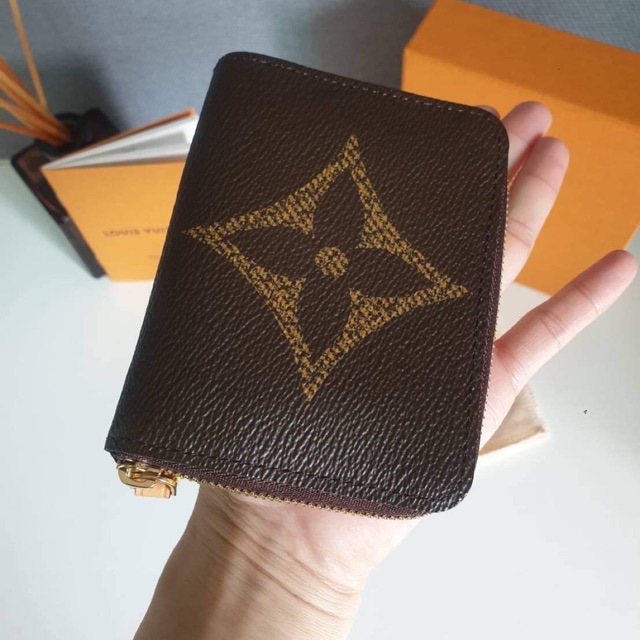 New ZIPPY COIN PURSE  4.33 x 3.35 x 0.79 inches   อุปกรณ์ : กล่อง การ์ด ถุงผ้า ถุงกระดาษ สำเนาใบเสร็