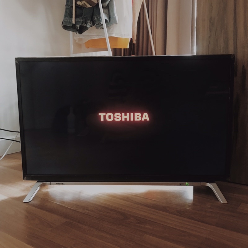 *ทีวีมือสองสภาพดี* TOSHIBA 32 นิ้ว LED SMART TV