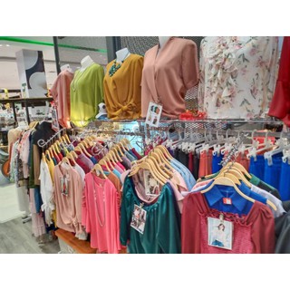 เสื้อผ้างานแฟชั่นงานห้างยกมาขายบ้าน
