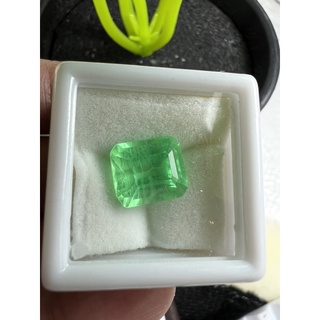 Lab columbian emerald 11x9mm weight 7.40 carats