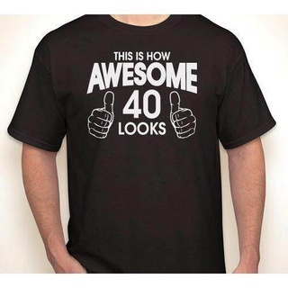 เสื้อยืดผ้าฝ้ายพิมพ์ลาย This Is How Awesome 40 Looks Made Born In 1977 Happy 40Th เสื้อยืดลําลองสําหรับผู้ชายแขนสั้นสีดํ