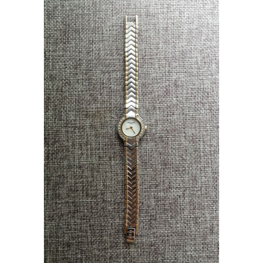 นาฬิกาข้อมือผู้หญิง​ Solvil​ et​ Titus ของแท้​ มือสอง