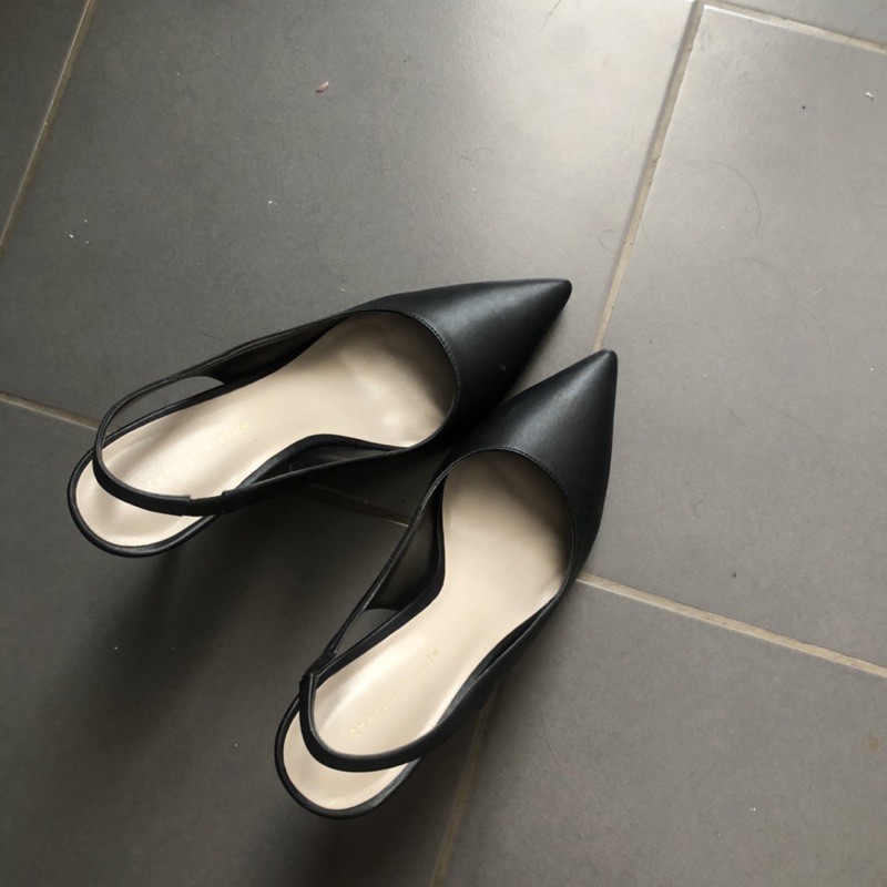 รองเท้า charles and keith