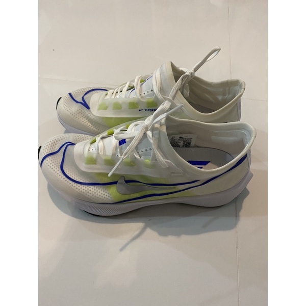Nike zoom fly3 size US7.5 รองเท้าวิ่งไนกี้ซูมฟลาย3 สีขาวสำหรับผู้หญิงของแท้100%ไม่แท้ยินดีให้ประจานไ