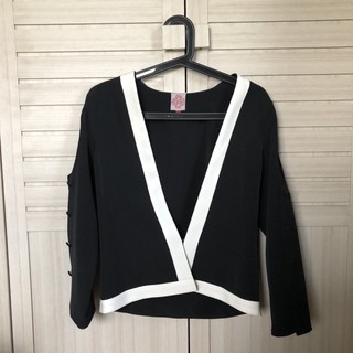 เสื้อเบลเซอร์สีดำ Blazer Brand Love Me Knot ของแท้ 💯% (ของใหม่! ราคาเต็มปกติ 3,490.-)