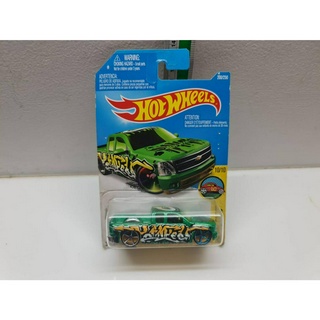 Hot Wheels รถเหล็ก  hot wheels chevy silverado 10/10 ของใหม่ กล่องครบ