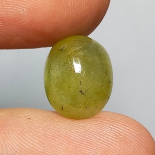 พลอย แซฟไฟร์ ธรรมชาติ แท้ ( Natural Yellow Green Sapphire ) หนัก 7.34 กะรัต