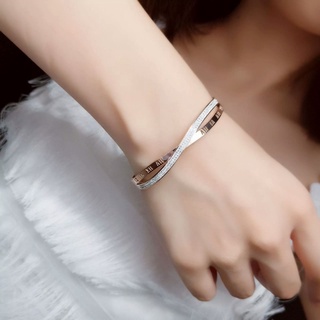 กำไลข้อมือประดับเพชรแบบไขว้
