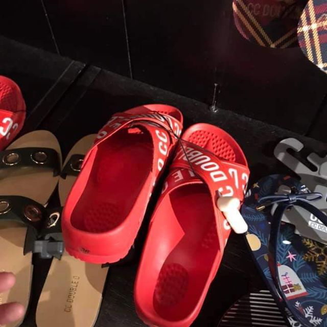 รองเท้าแตะ cc-oo สีแดง