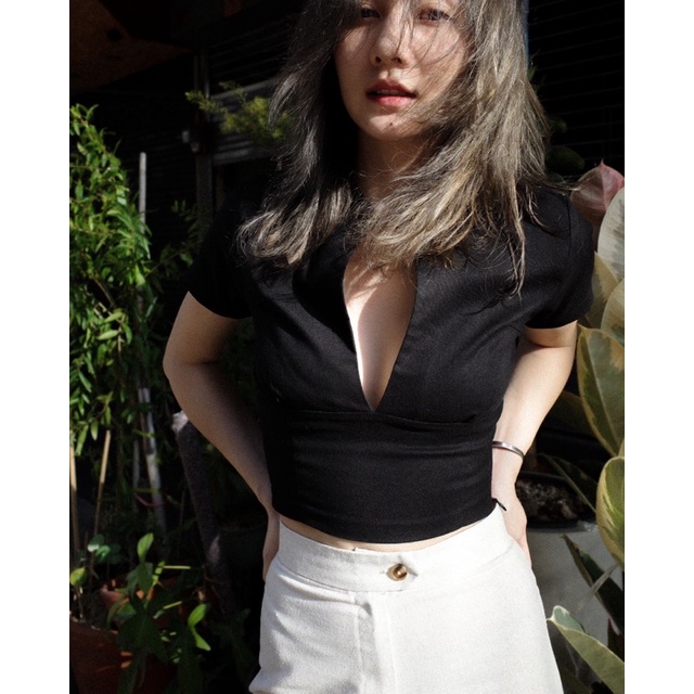 Linen Crop in Black สีดำ