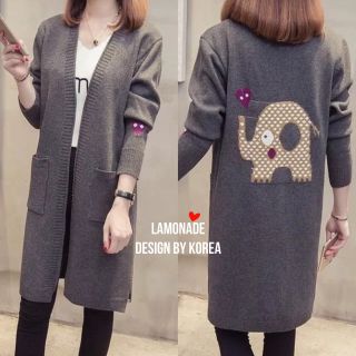 เสื้อคลุมไหมพรมตัวยาว มาพร้อมกระเป๋าหน้า หลังปักช้างน้อยเก๋มากค่ะ