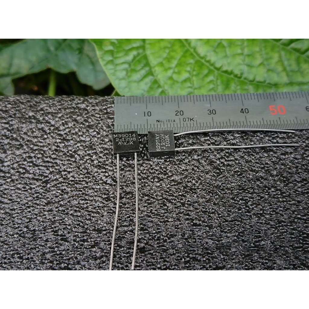 AVX ตัวเก็บประจุเซรามิก 0.01uF 200V M39014/2-1298