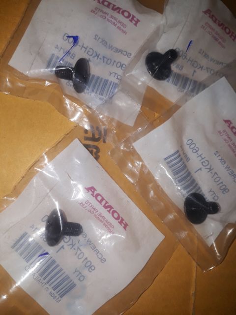 สกรู6X12มม.เกลียวเท่าน็อตเบอร์10ยึดฝาครอบสีดำ,เวฟ110iแพค4ชิ้น(90107-KGH-600)