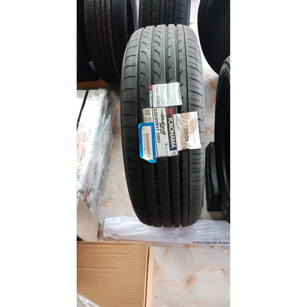 ยาง YOKOHAMA BluEarth RV-02 225/65R17 จำนวน 4 เส้น