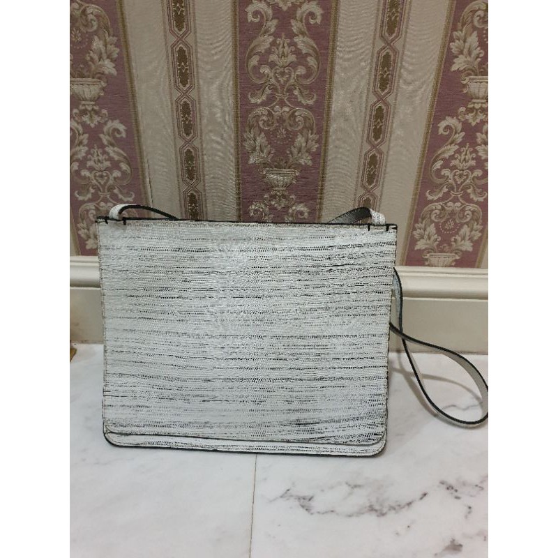 กระเป๋า Calvin Klein มือสอง