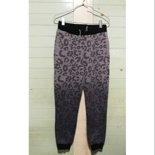 Used jogger ลายเสือ แบรนด์อังกฤษ Worn By