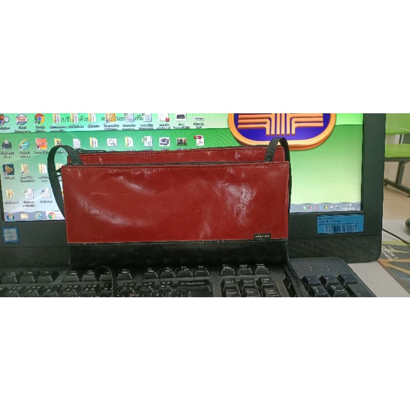 Freitag masikura ดำแดง