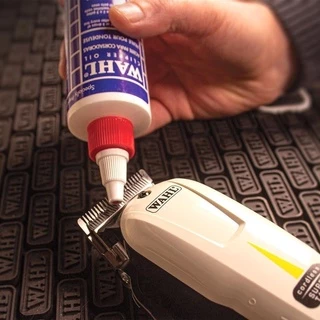 แท้💯 น้ำมันจักร หยอด ปัตตาเลียน WAHL clipper oil 60ml น้ำมัน แบตตาเลี่ยน USA สำหรับรักษาใบมีดให้คม น้ำมันใส หล่อลื่น