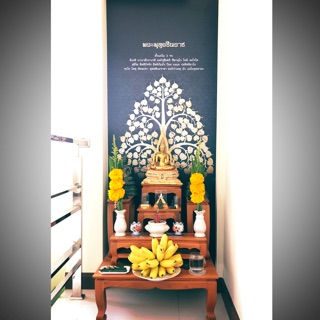 ป้ายฉากหลังพระพุธ ภาพต้นโพธิ์ สีทอง ขนาด74*140cmเคลือบฟิล์มกันรอย