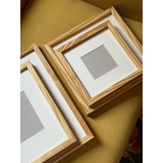 กรอบรูปไม้สนอเมริกา 50x50cm.
