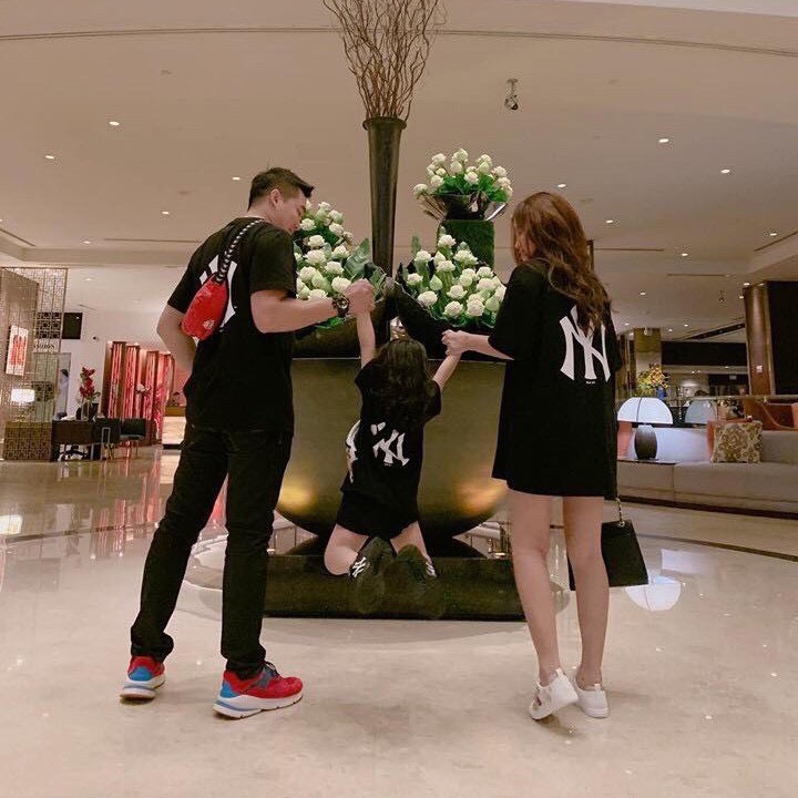 เสื้อยืดพิมพ์ลาย MLB NY สําหรับเด็กผู้ชาย เด็กผู้หญิง และครอบครัวทําจากผ้าฝ้ายยืดสุดเท่ HOBI KIDS