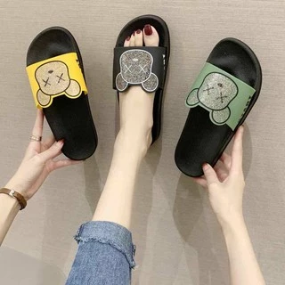 พร้อมส่ง รองเท้าแตะผู้หญิง (หมีSTART) รองเท้าแตะยางพื้นนุ่มใส่สบาย （แนะนำให้ซื้อเพิ่ม1เบอร์)