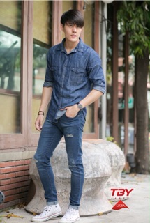 TBY JEANS กางเกงยีนส์ผู้ชาย ขาเดฟ ผ้ายืด โทนสีไบโอบลูเข้มเคลือบสนิม TY1141