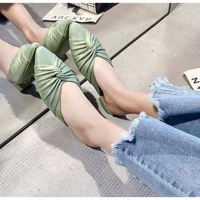 รองเท้าแตะของผู้หญิงใหม่มี3สี ภายนอกสวมใส่แฟชั่น กันลื่น ด้านล่างนุ่ม 168 - รูปที่ 3