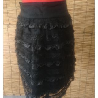 กระโปรงสั้นแต่งระบายForever 21
