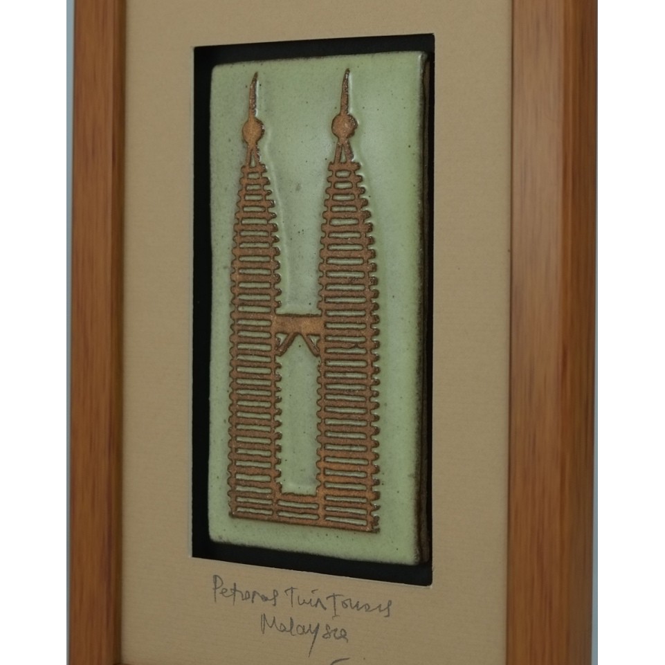 Kecermics Malaysia Twin Tower เลี่ยมกรอบ (15 x 23 ซม.)