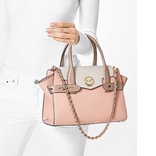 (ผ่อน0%) กระเป๋าสะพายข้าง MICHAEL KORS CARMEN BELTED SATCHEL หนังแท้ สีขาวชมพู 11 นิ้ว