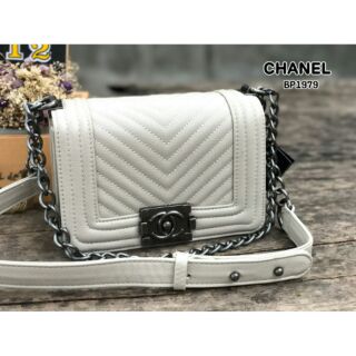 เช็คสินค้าก่อนสั่ง กระเป๋าChanel Boy วัสดุหนังอย่างดี