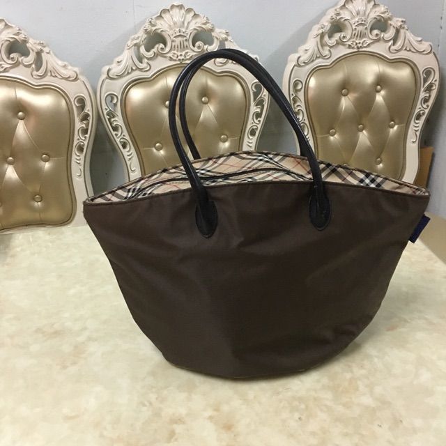 Burberry shopping bag
