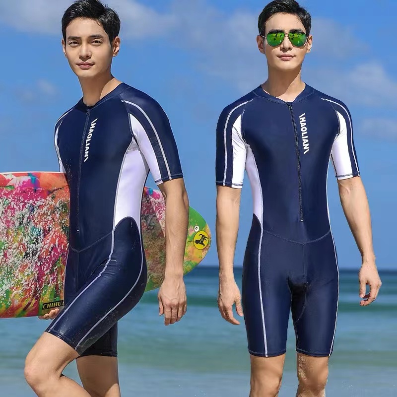 Swimming Attire 259 บาท 40-75kg ชุดว่ายน้ำผู้ชาย เสื้อแขนสั้น กางเกงขาสามส่วน ถูกและดี ผ้ากันยูวีใส่แล้วอย่างเท่ห์ 2169 Sports & Outdoors