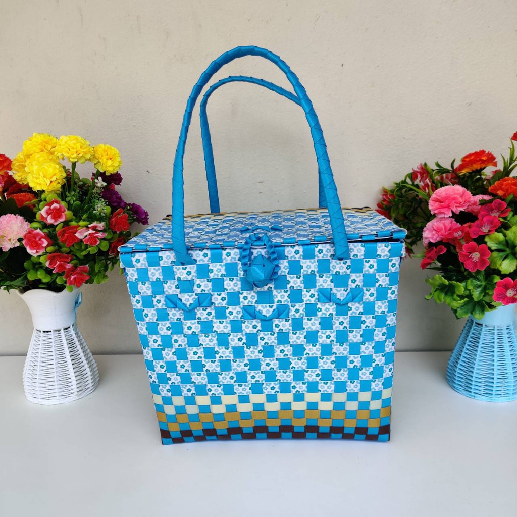 ตระกร้าสานเส้นพลาสติก มีฝาปิด กลาง ขนาด กว้าง20ยาว 29สูง 24.5 CMขอบปาก - รูปที่ 4