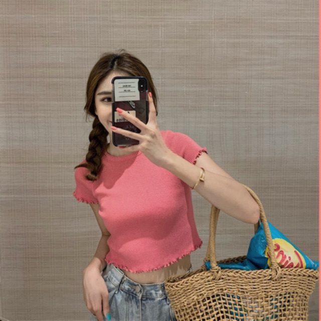 (พร้อมส่ง ) เสื้อไหมพรม คอกลมมีระบายเล็กๆ No.123